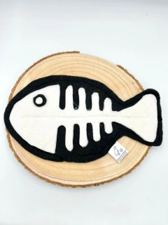 Čmuchací kostra ryby pro kočky - cca 32 × 17 cm